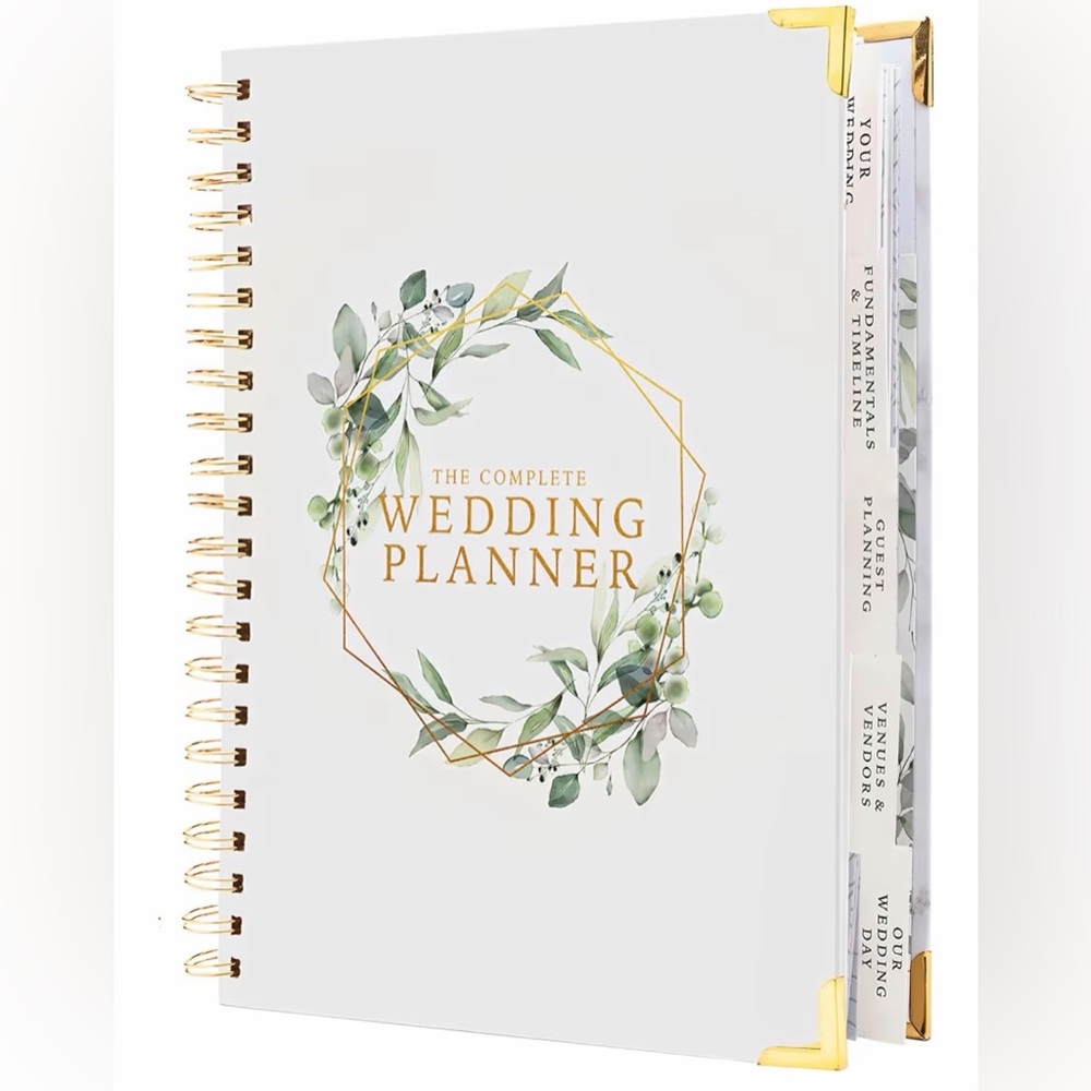 WEDDING PLANNER: YOUR PERFECT DAY - 132 PAGES